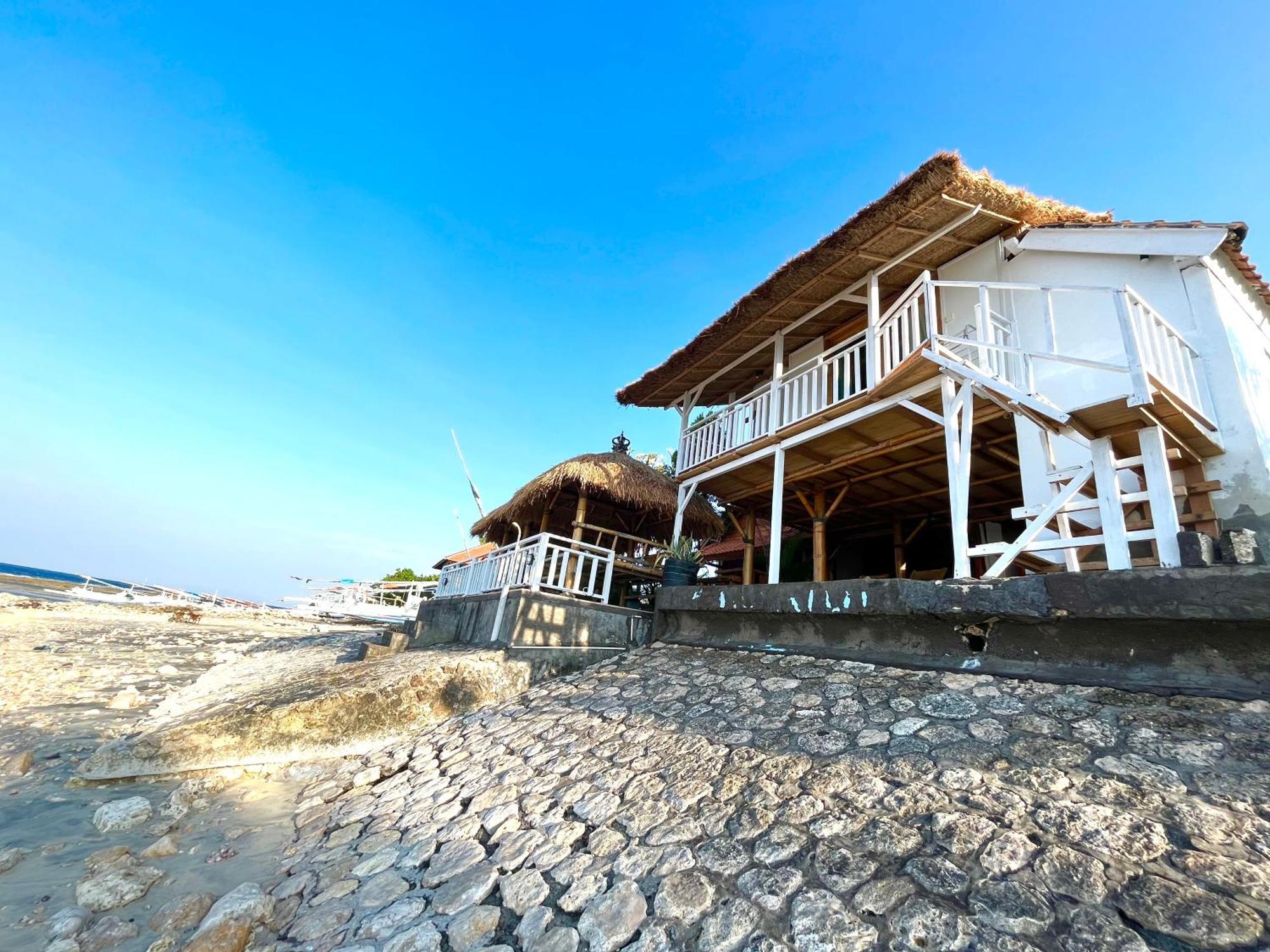 Coastal Inn Batununggul Exterior foto